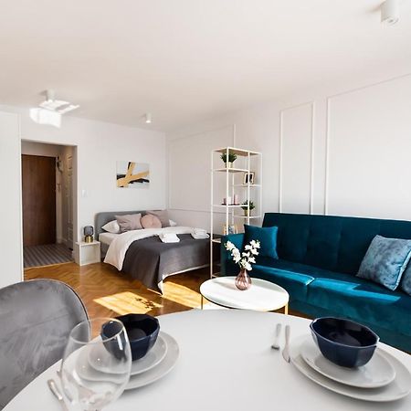 Metro Dworzec Gdanski Elegant Studio Apartman Varsó Kültér fotó