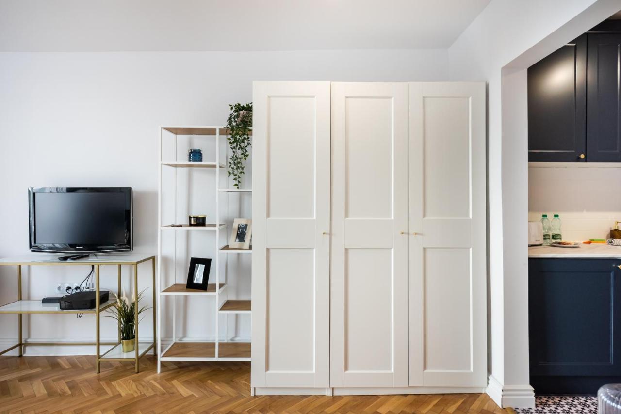 Metro Dworzec Gdanski Elegant Studio Apartman Varsó Kültér fotó