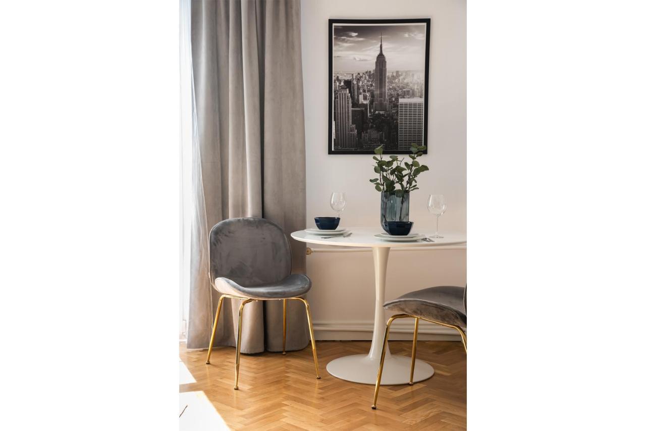 Metro Dworzec Gdanski Elegant Studio Apartman Varsó Kültér fotó