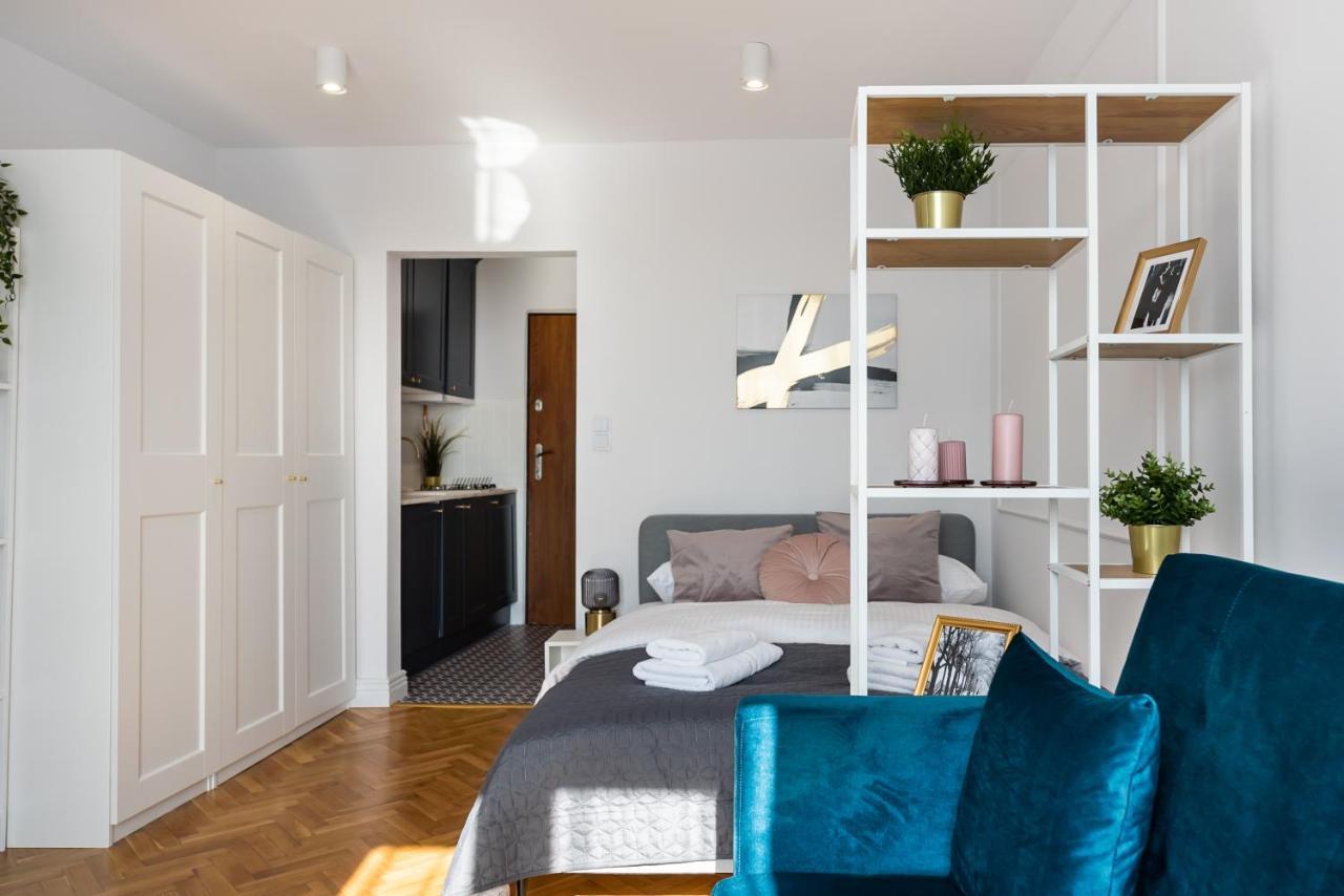 Metro Dworzec Gdanski Elegant Studio Apartman Varsó Kültér fotó