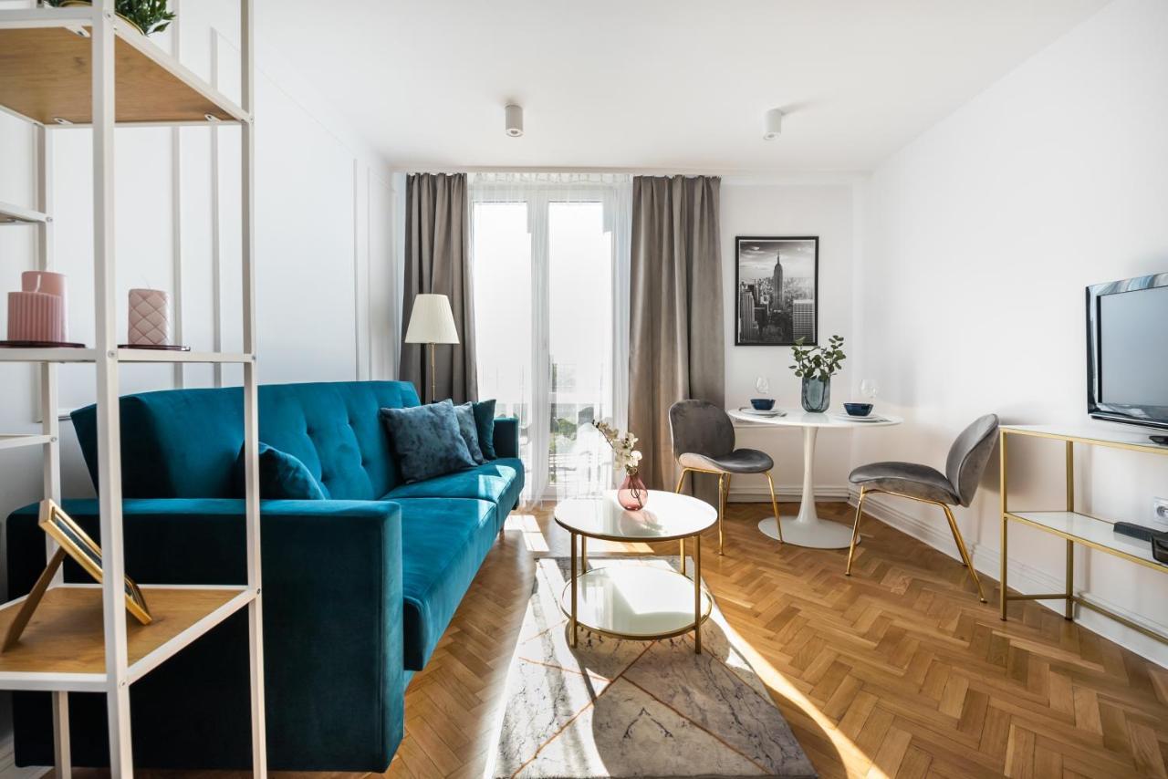 Metro Dworzec Gdanski Elegant Studio Apartman Varsó Kültér fotó