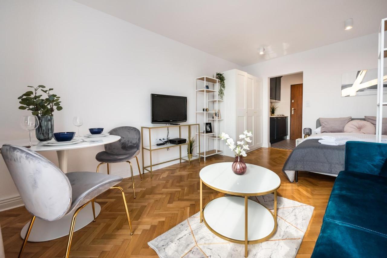 Metro Dworzec Gdanski Elegant Studio Apartman Varsó Kültér fotó